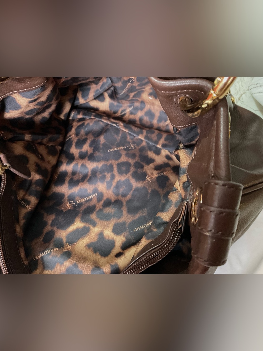 NWOT- B Makowsky brown, pleated, leather, goldtone hardware hobo shoulder bag - Picture 11 of 15